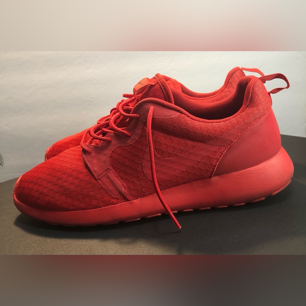 Authentic Nike Roshe One Hyperfuse ‘University Re… - image 3